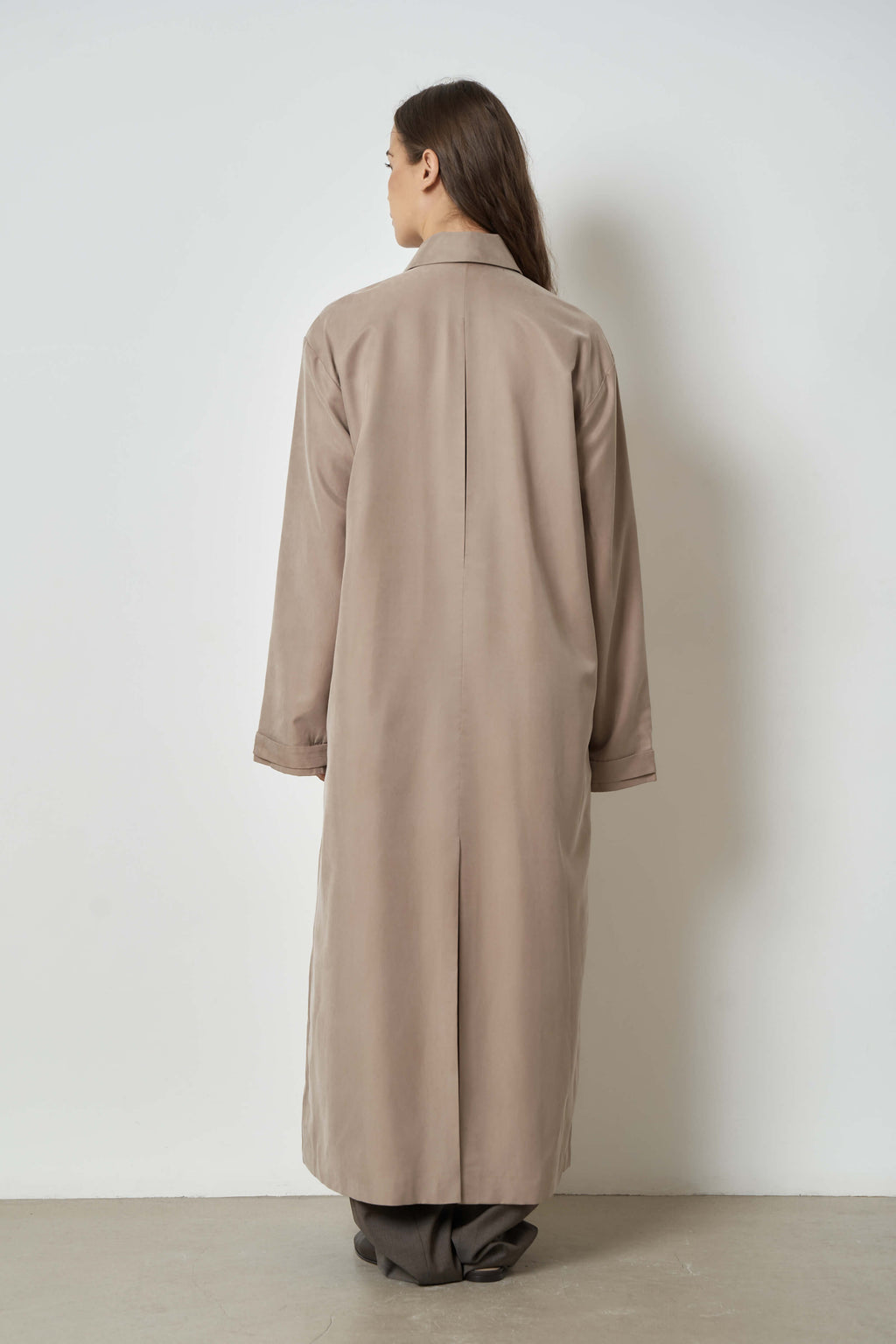 The Cassia trench in cupro