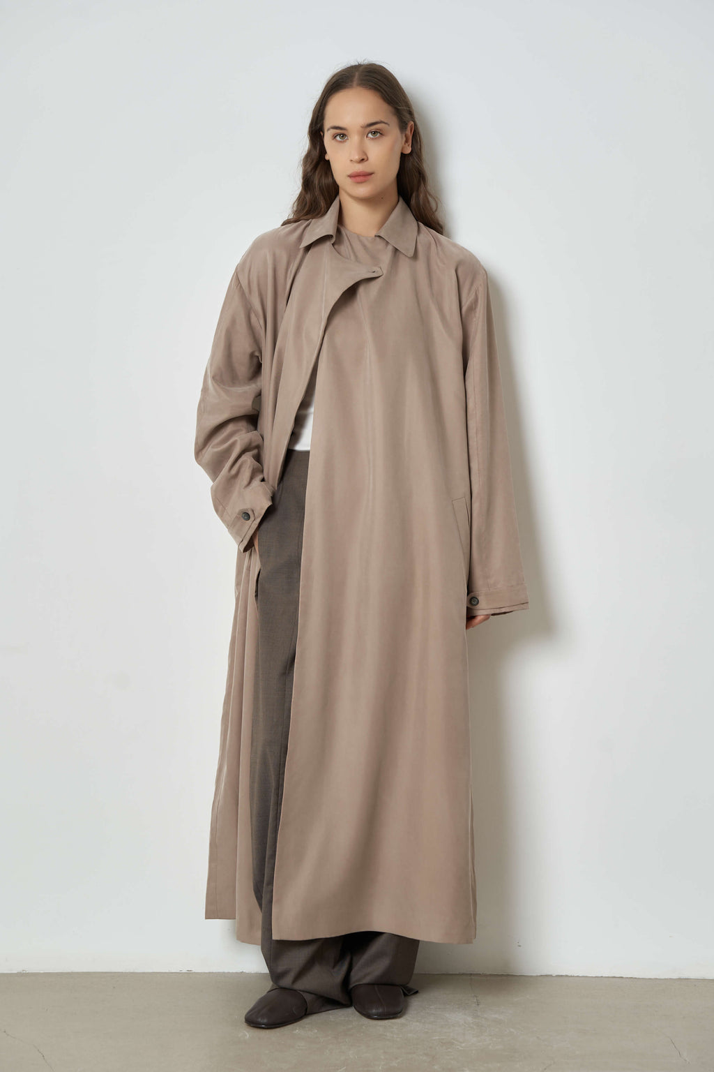The Cassia trench in cupro