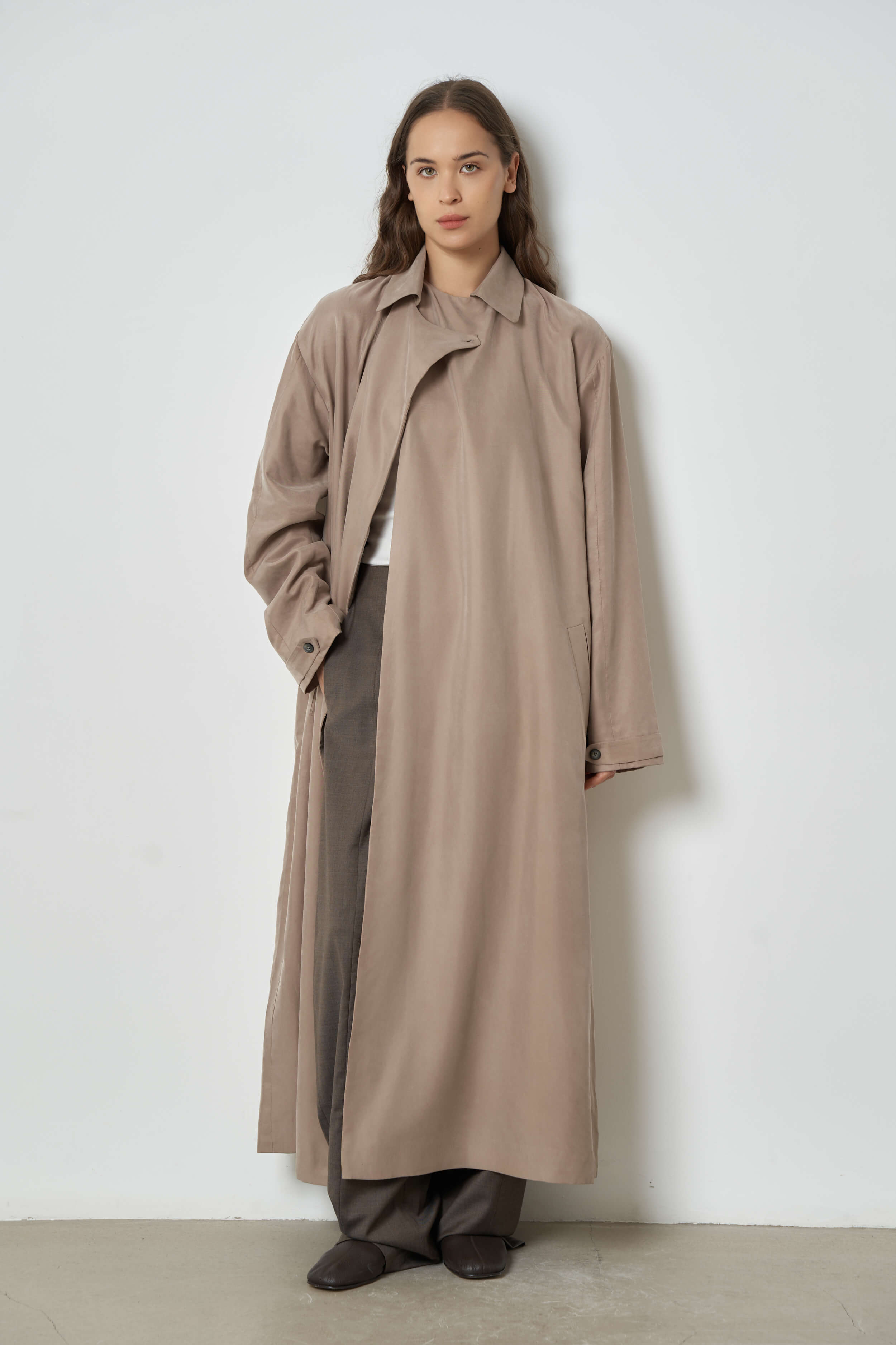 The Cassia trench in cupro