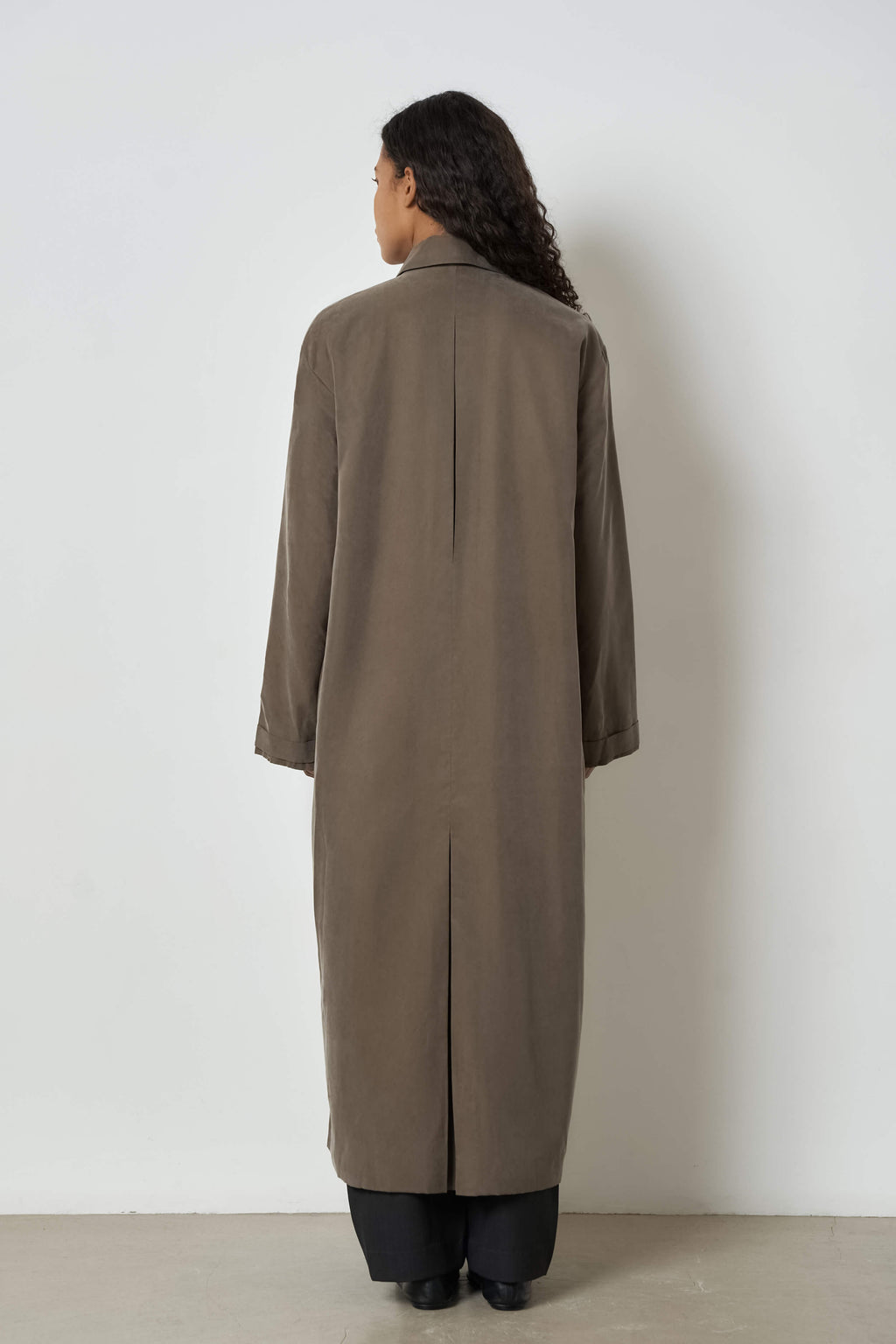 The Cassia trench in cupro