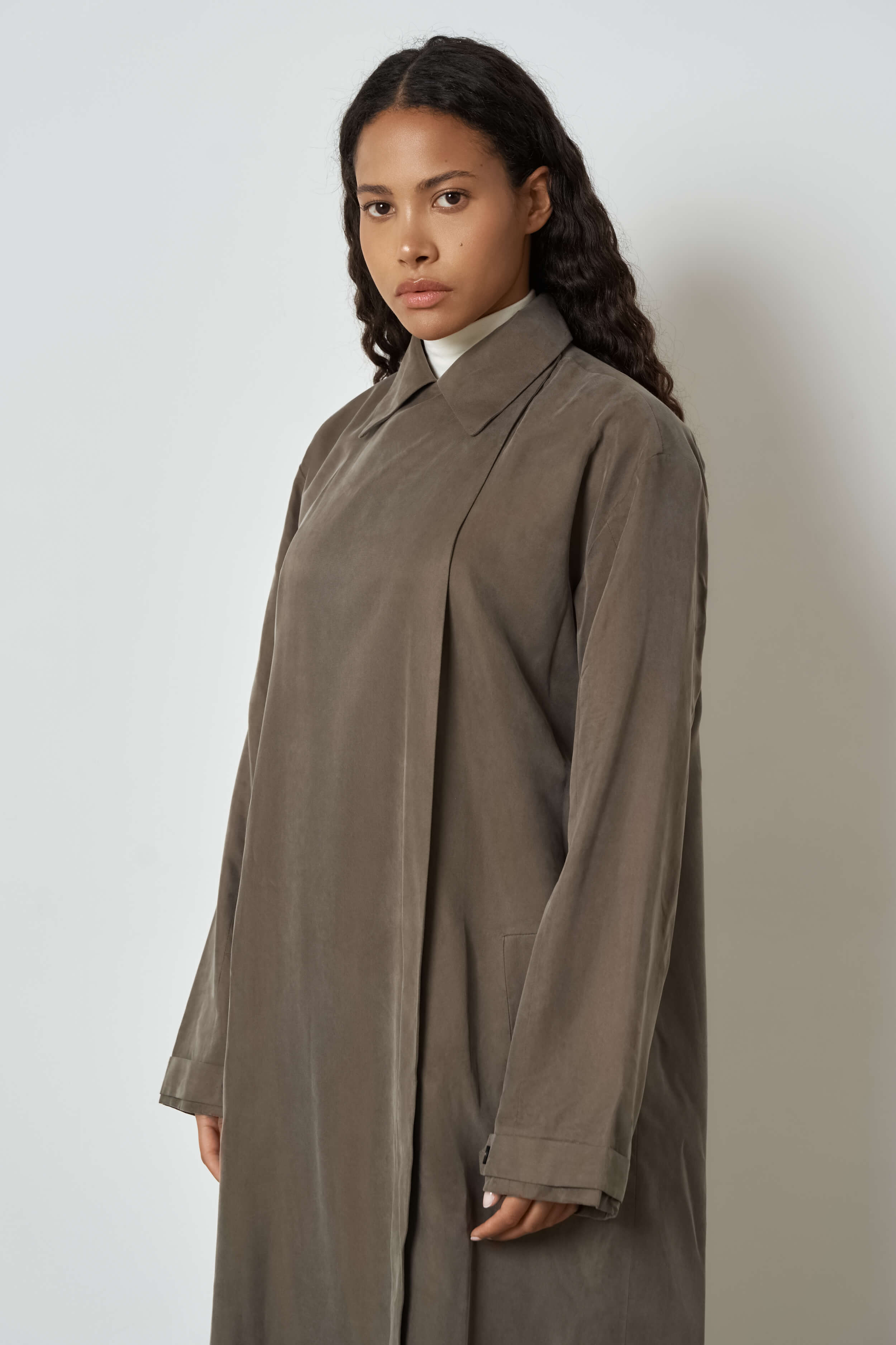The Cassia trench in cupro
