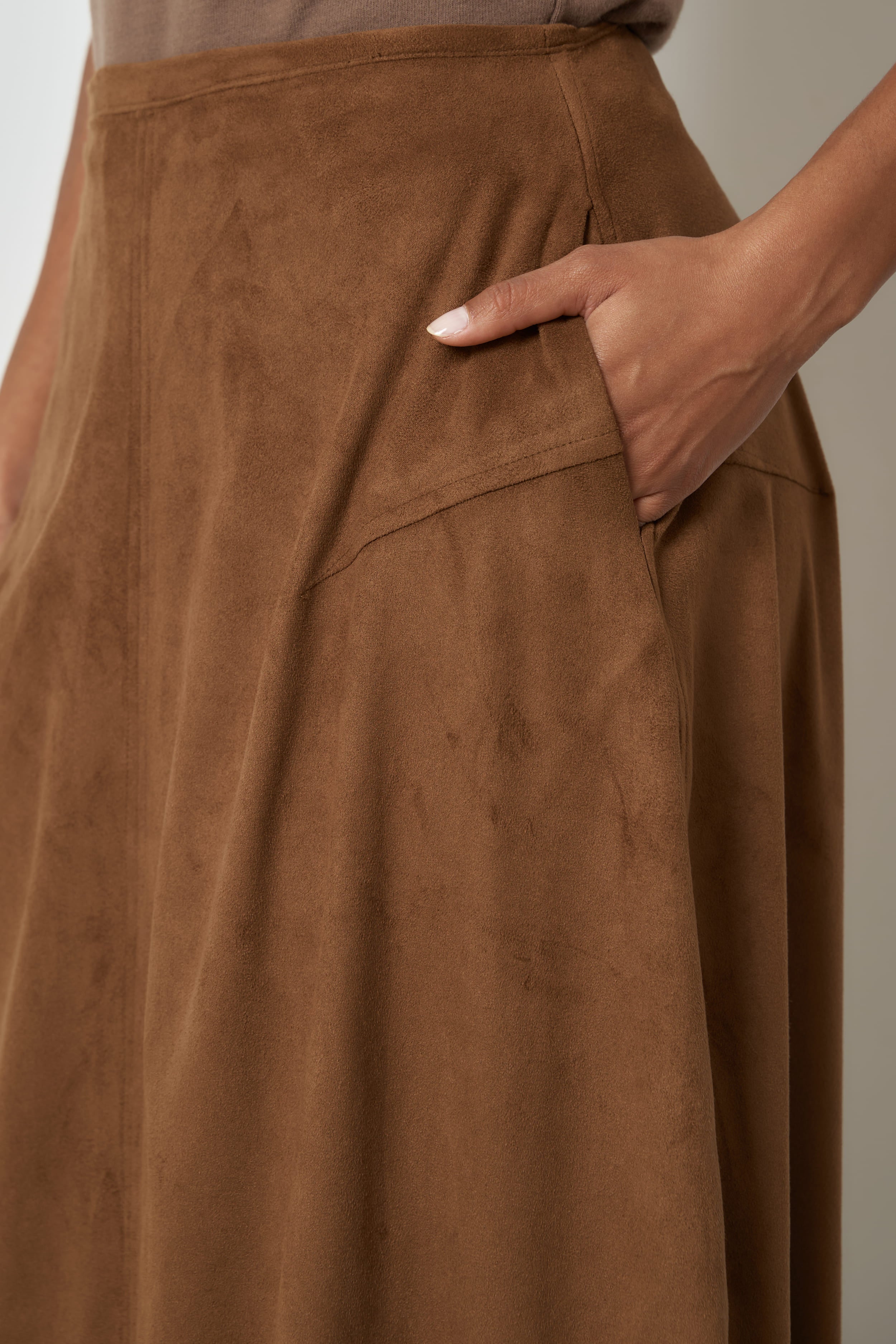 The Clover skirt in vegan suede