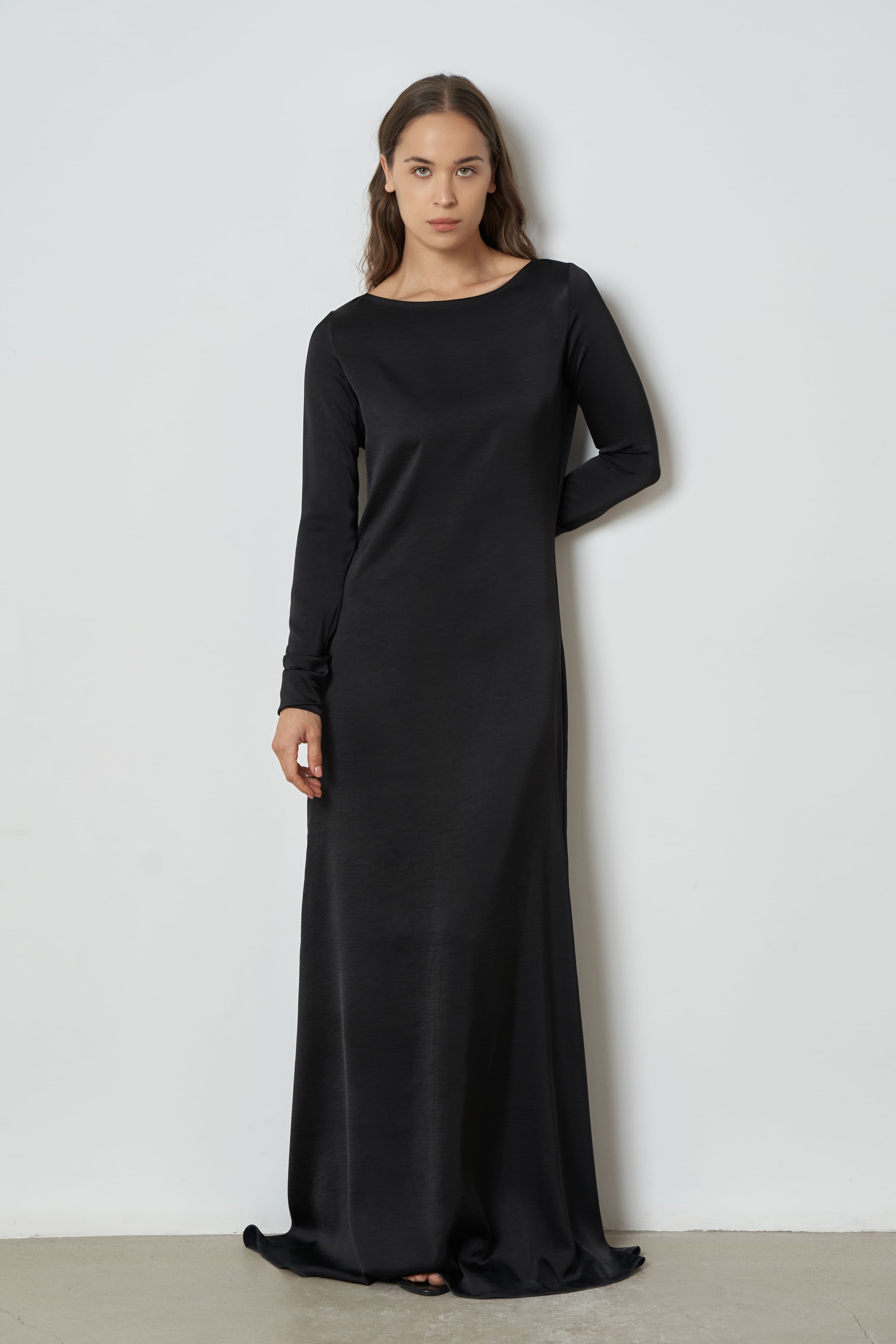 The Azalea dress in satin