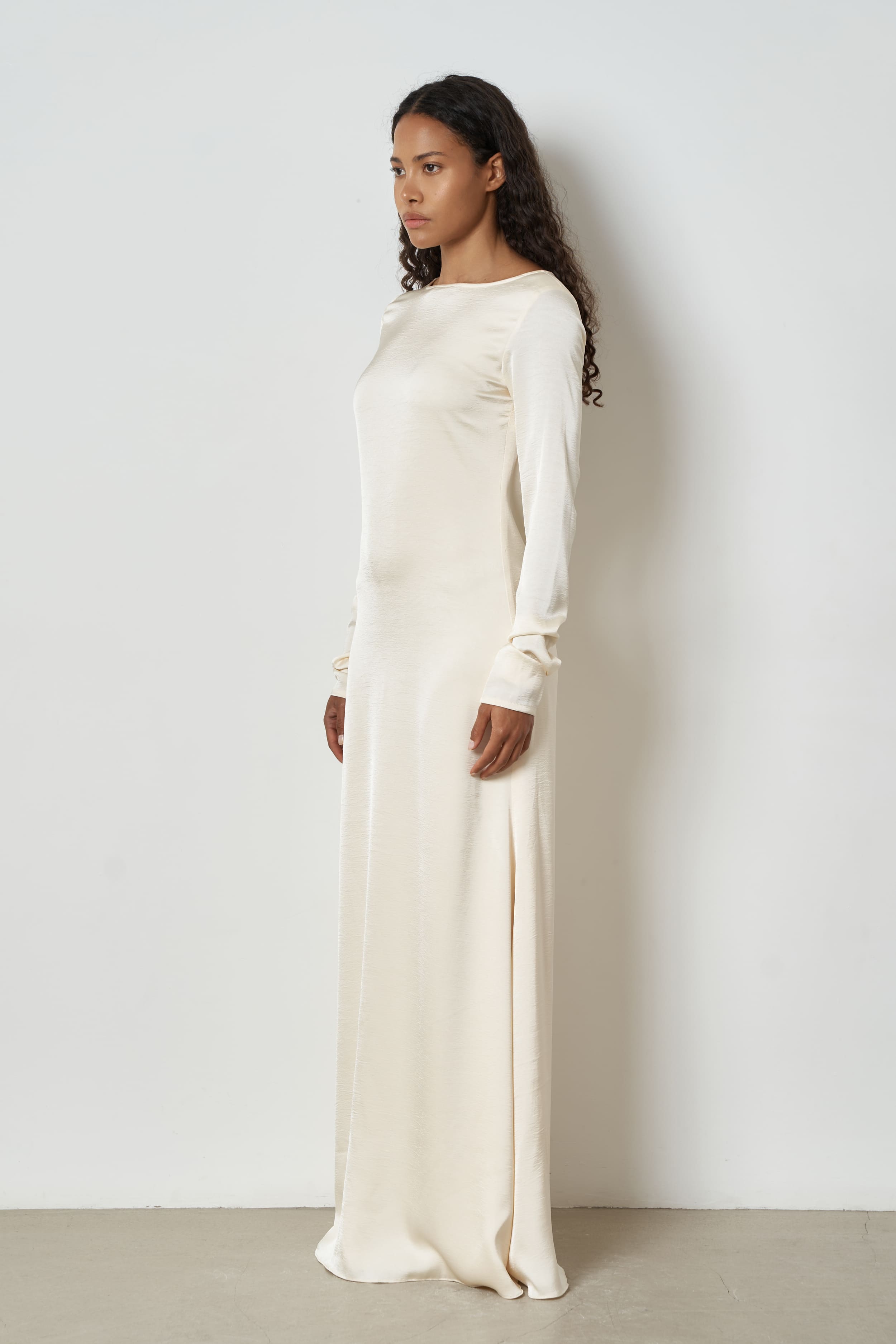 The Azalea dress in satin